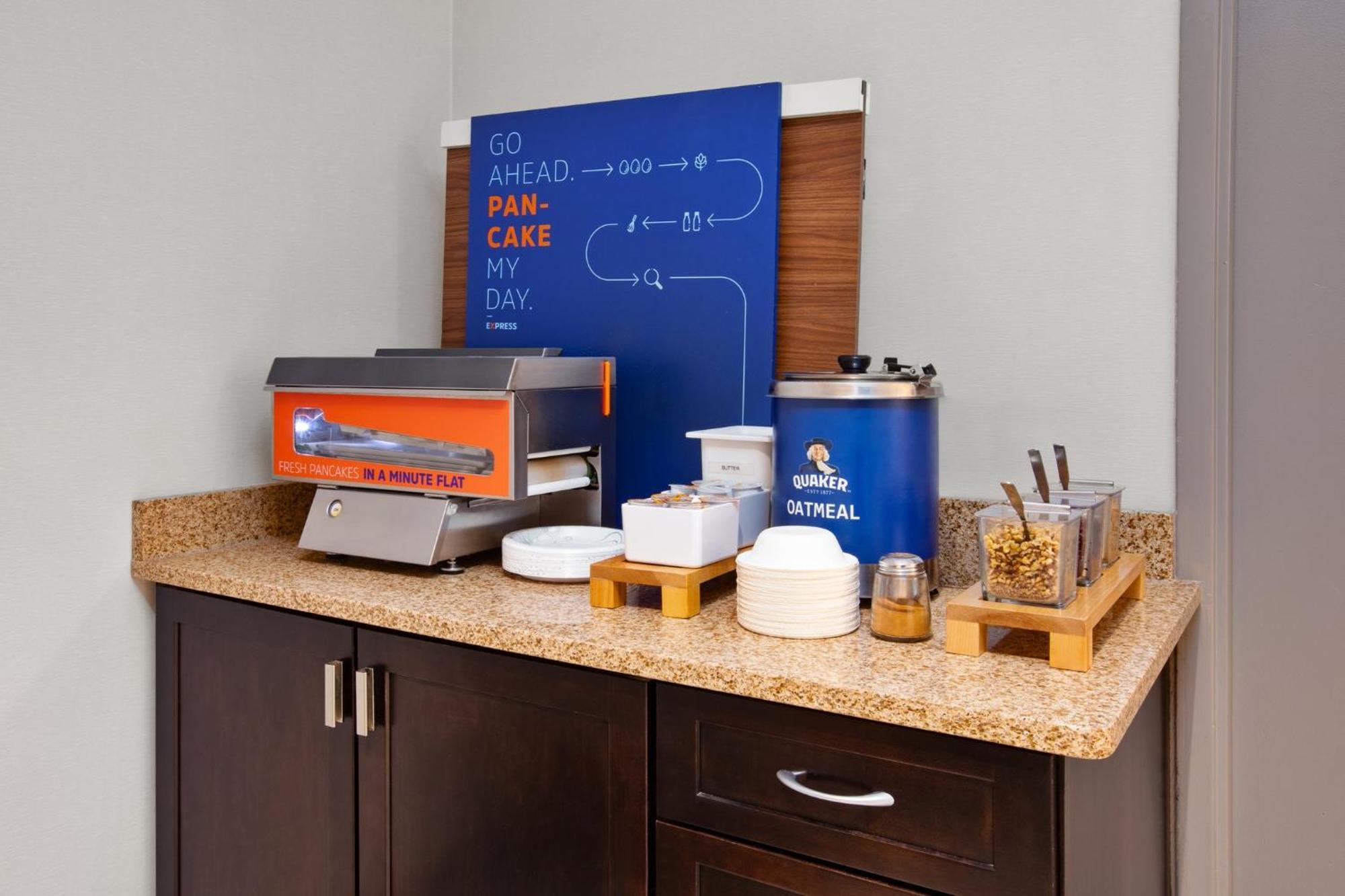 Holiday Inn Express Hotel & Suites Grand Rapids-North By Ihg Walker Kültér fotó