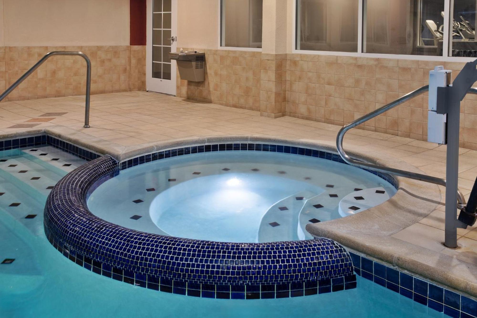 Holiday Inn Express Hotel & Suites Grand Rapids-North By Ihg Walker Kültér fotó