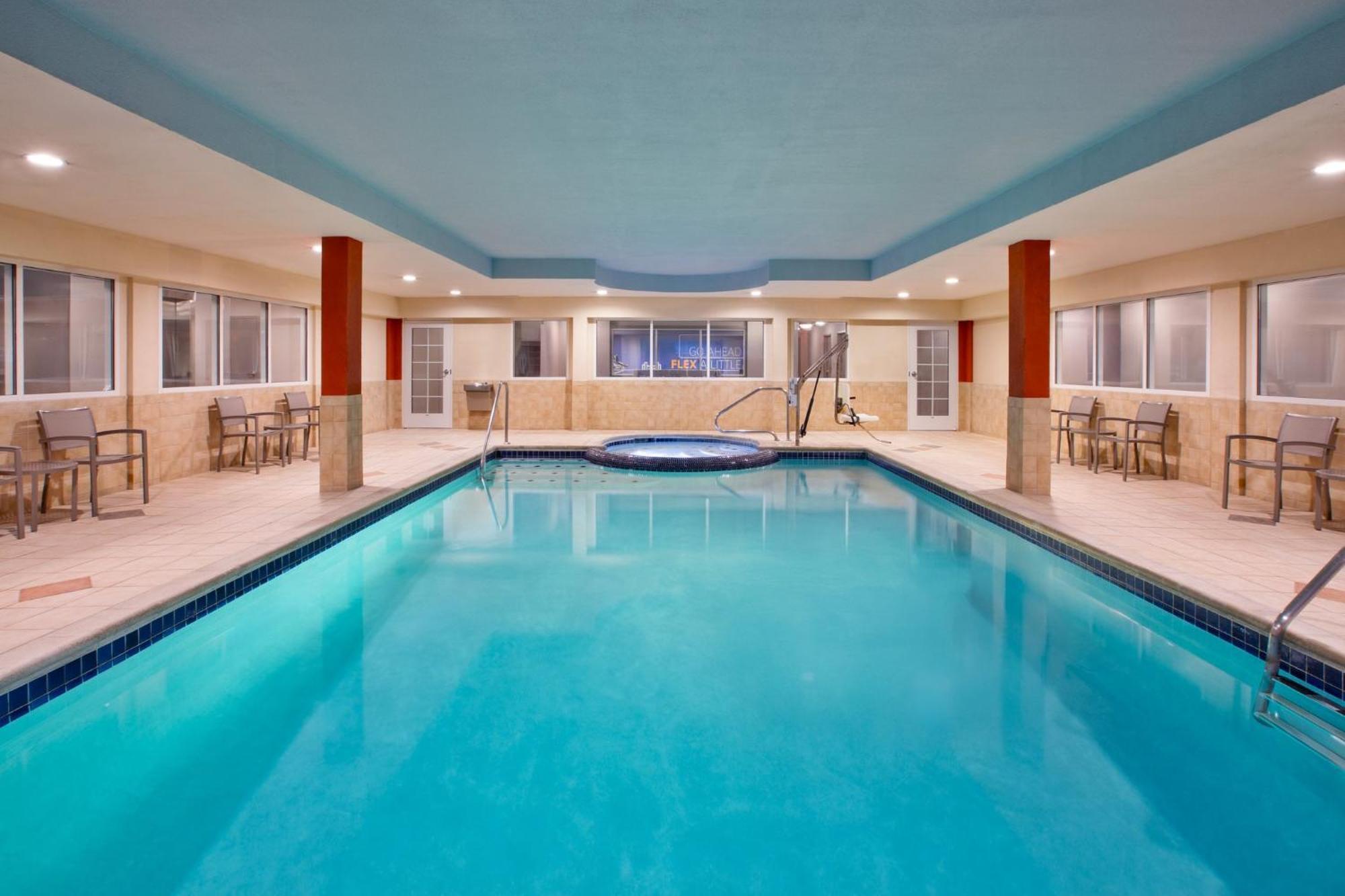 Holiday Inn Express Hotel & Suites Grand Rapids-North By Ihg Walker Kültér fotó